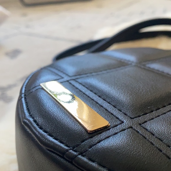 Black Rounded Handbag - Picture 2 of 3